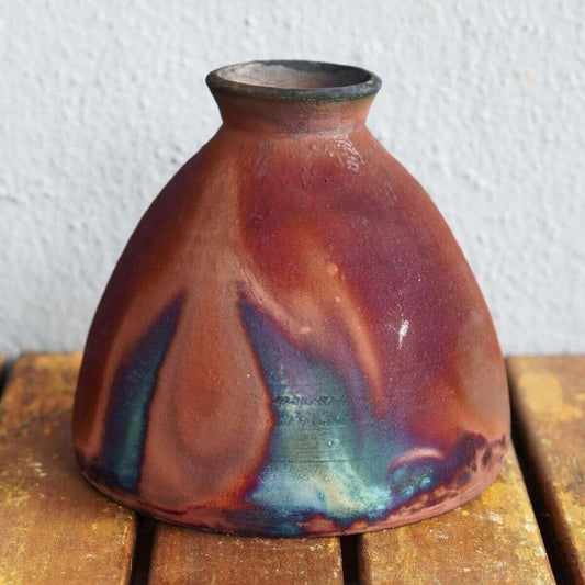 RAAQUU Yama Vase: Elevating Serenity in Raku Pottery - RAAQUU