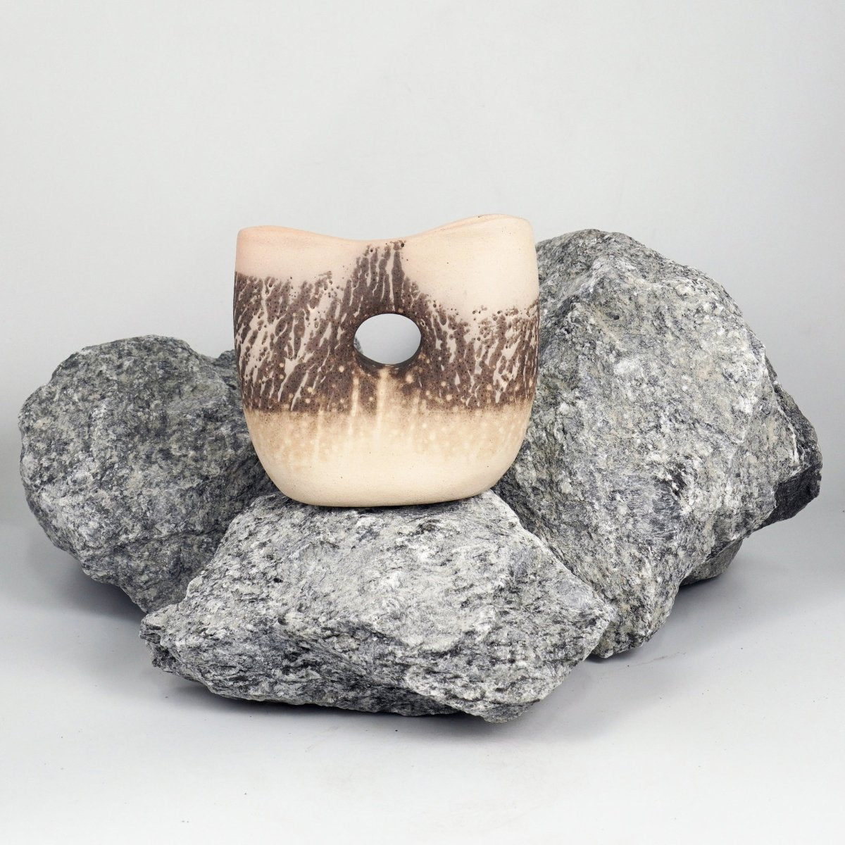 Dokutsu Ceramic Raku Vase - RAAQUU Basics handmade pottery home decor - RAAQUU