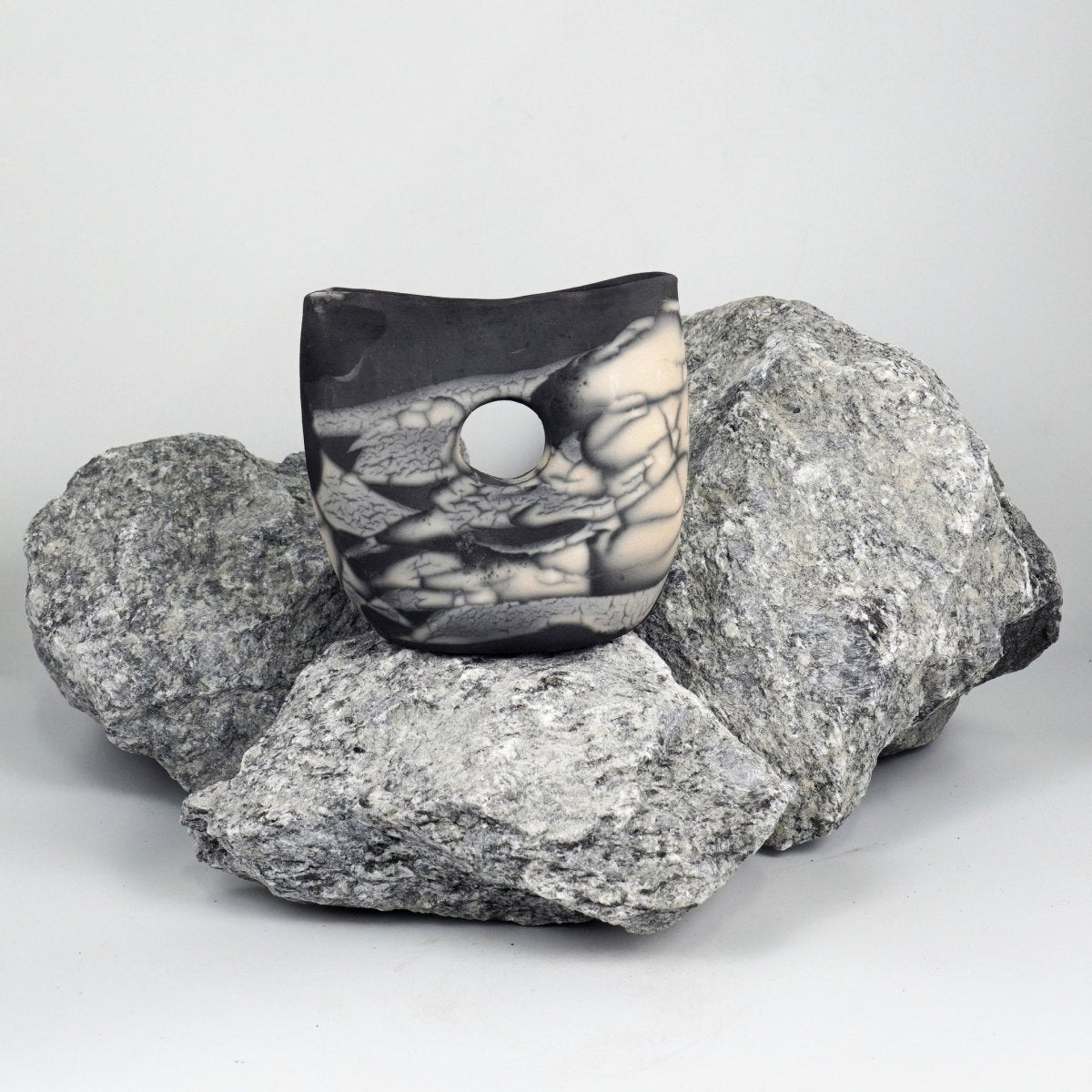 Dokutsu Ceramic Raku Vase - RAAQUU Basics handmade pottery home decor - RAAQUU