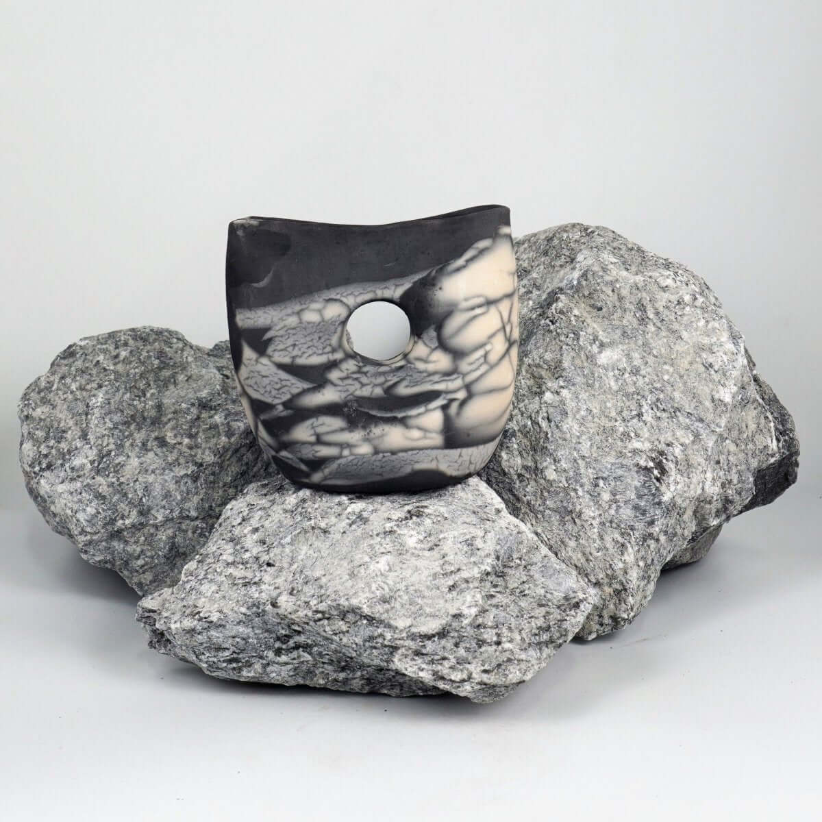 Dokutsu Ceramic Raku Vase - RAAQUU Basics handmade pottery home decor - RAAQUU