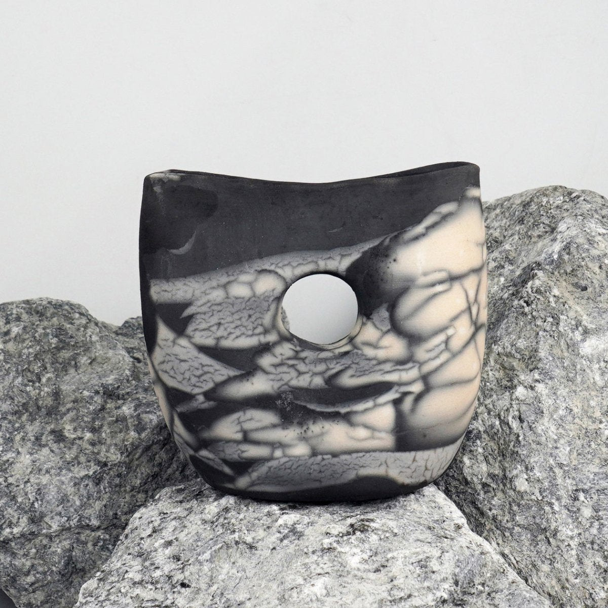 Dokutsu Ceramic Raku Vase - RAAQUU Basics handmade pottery home decor - RAAQUU