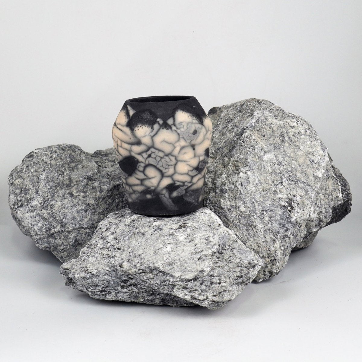 Hoseki Ceramic Raku Pottery Vase - RAAQUU