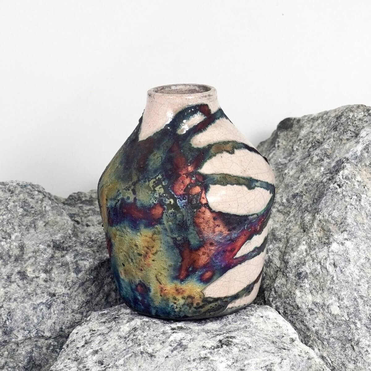 Inaka Ceramic Raku Pottery Vase - RAAQUU
