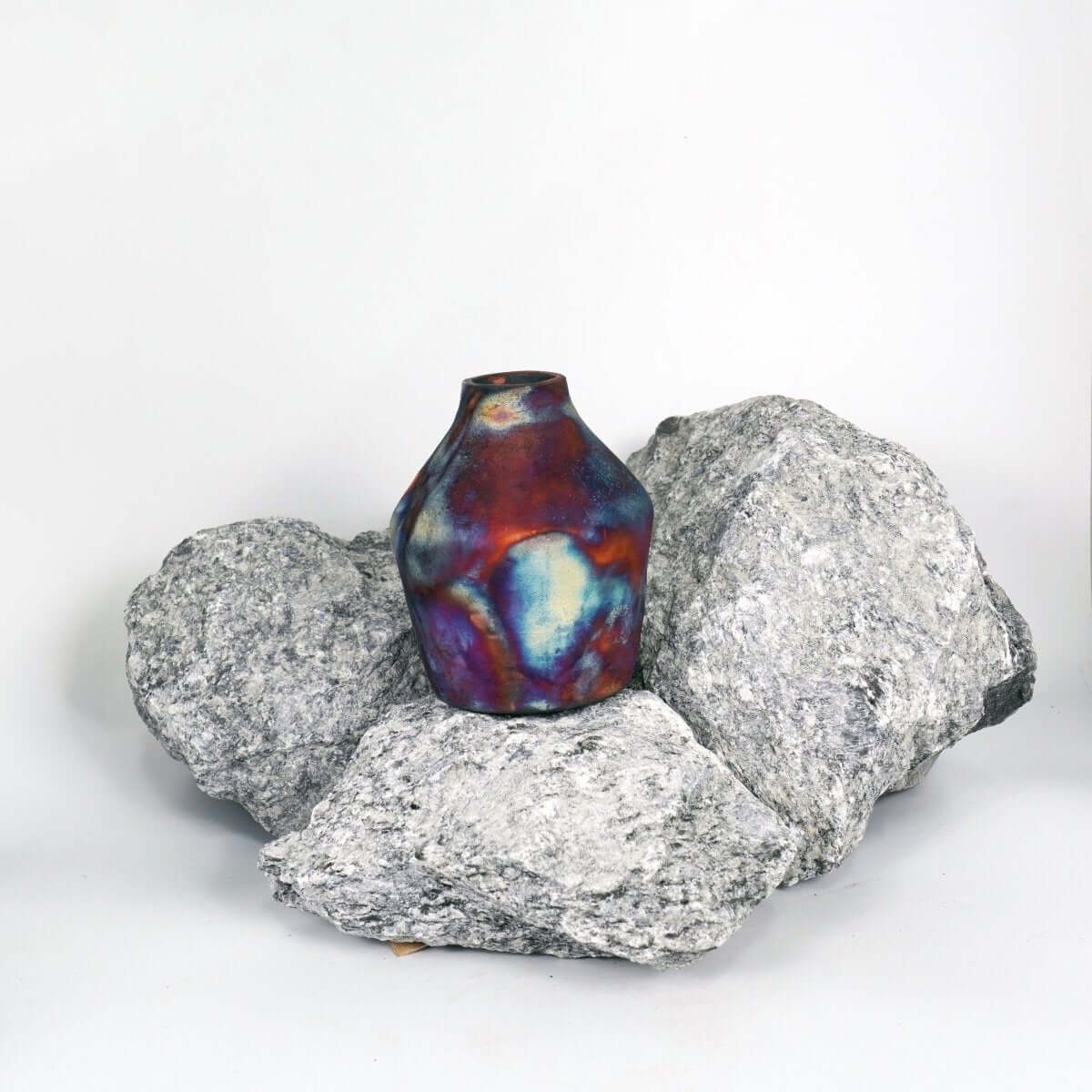 Inaka Ceramic Raku Pottery Vase - RAAQUU