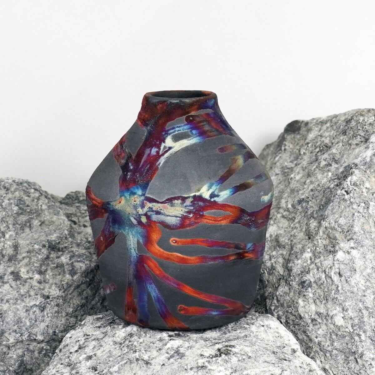 Inaka Ceramic Raku Pottery Vase - RAAQUU
