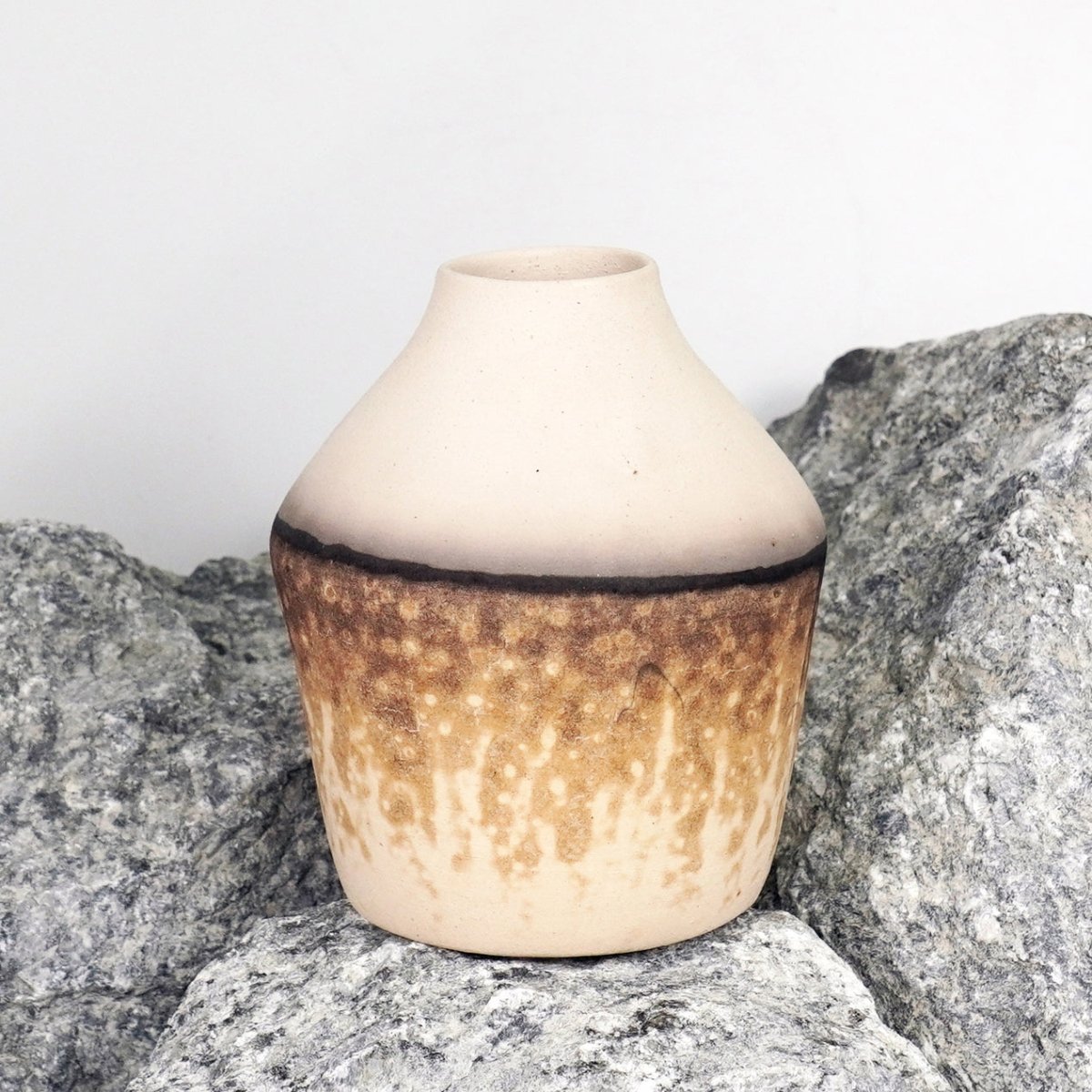 Inaka Ceramic Raku Pottery Vase - RAAQUU