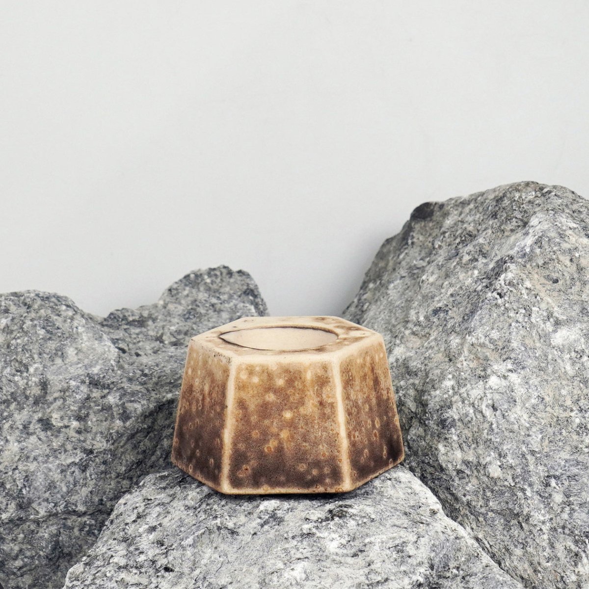 Keihatsu tealight, candle and incense ceramic holder - RAAQUU