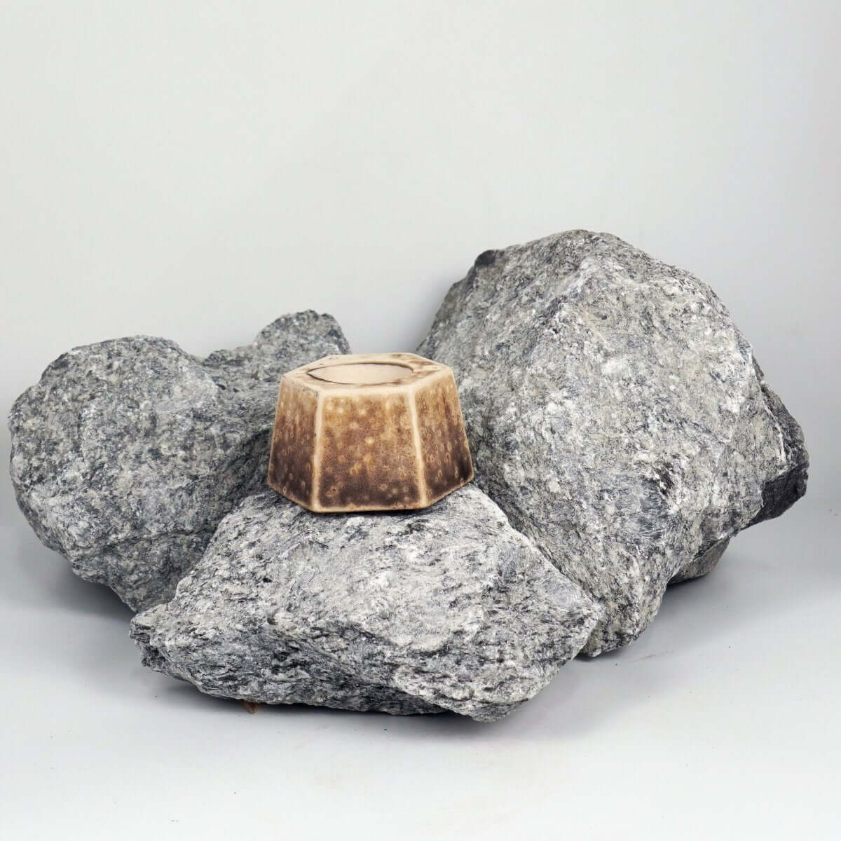 Keihatsu tealight, candle and incense ceramic holder - RAAQUU