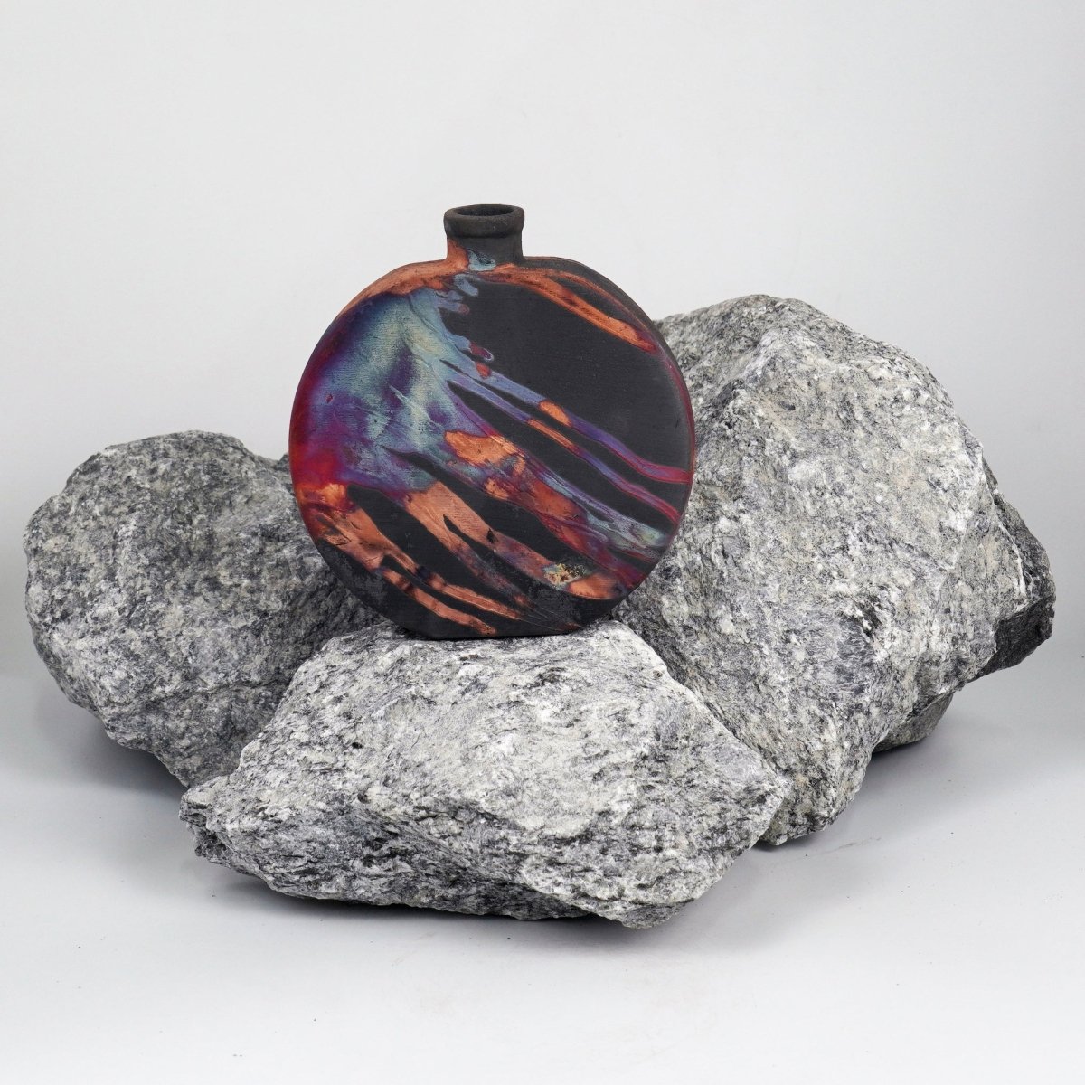 Kumo Ceramic Raku Pottery Vase - RAAQUU