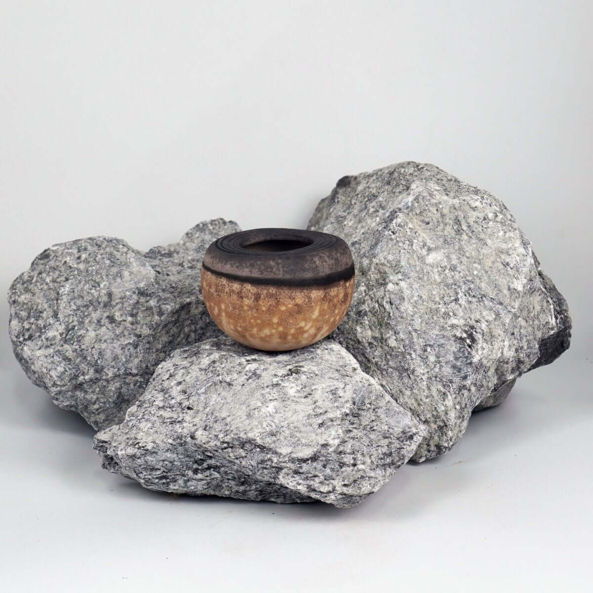 Nikko Ceramic Raku Pottery Vase - RAAQUU