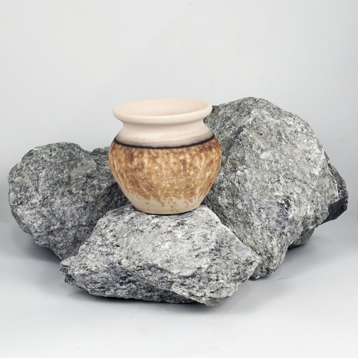 RAAQUU HOFU raku pottery vase - RAAQUU