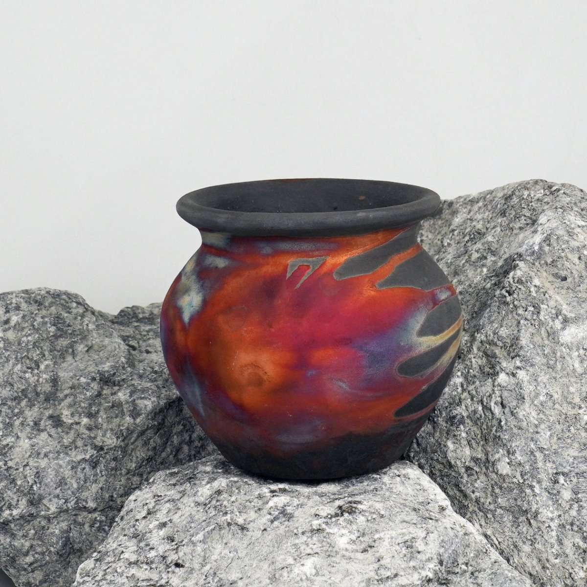 RAAQUU HOFU raku pottery vase - RAAQUU