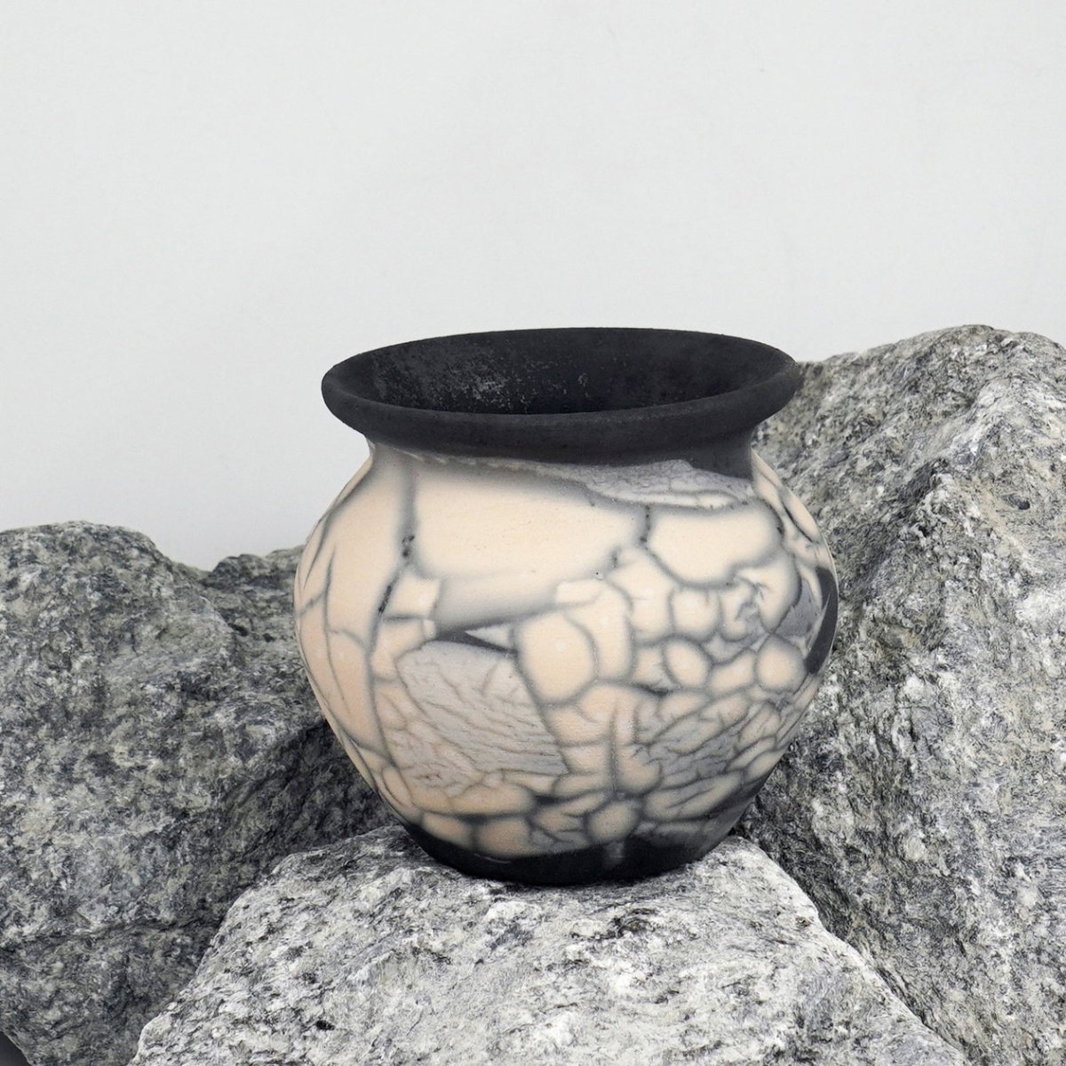 RAAQUU HOFU raku pottery vase - RAAQUU