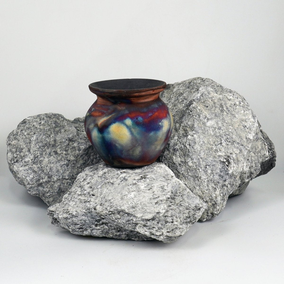 RAAQUU HOFU raku pottery vase - RAAQUU