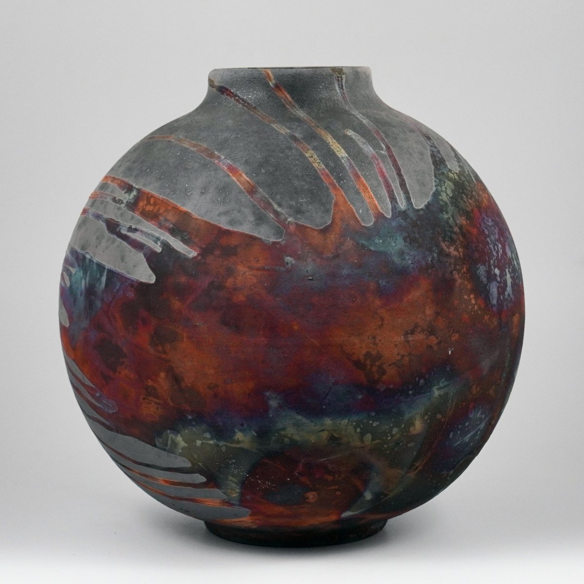 RAAQUU Large Globe Ceramic Vase Carbon Copper S/N0000782 11" Raku Pottery - RAAQUU