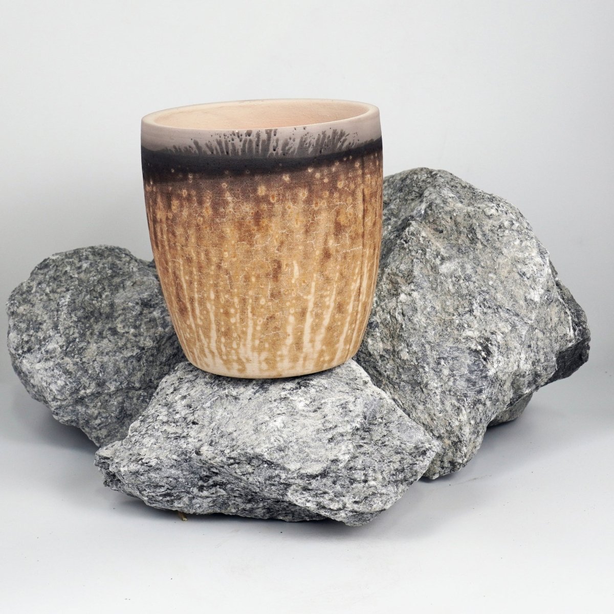 Seicho - Ceramic Raku planter pot for Indoor plants - RAAQUU