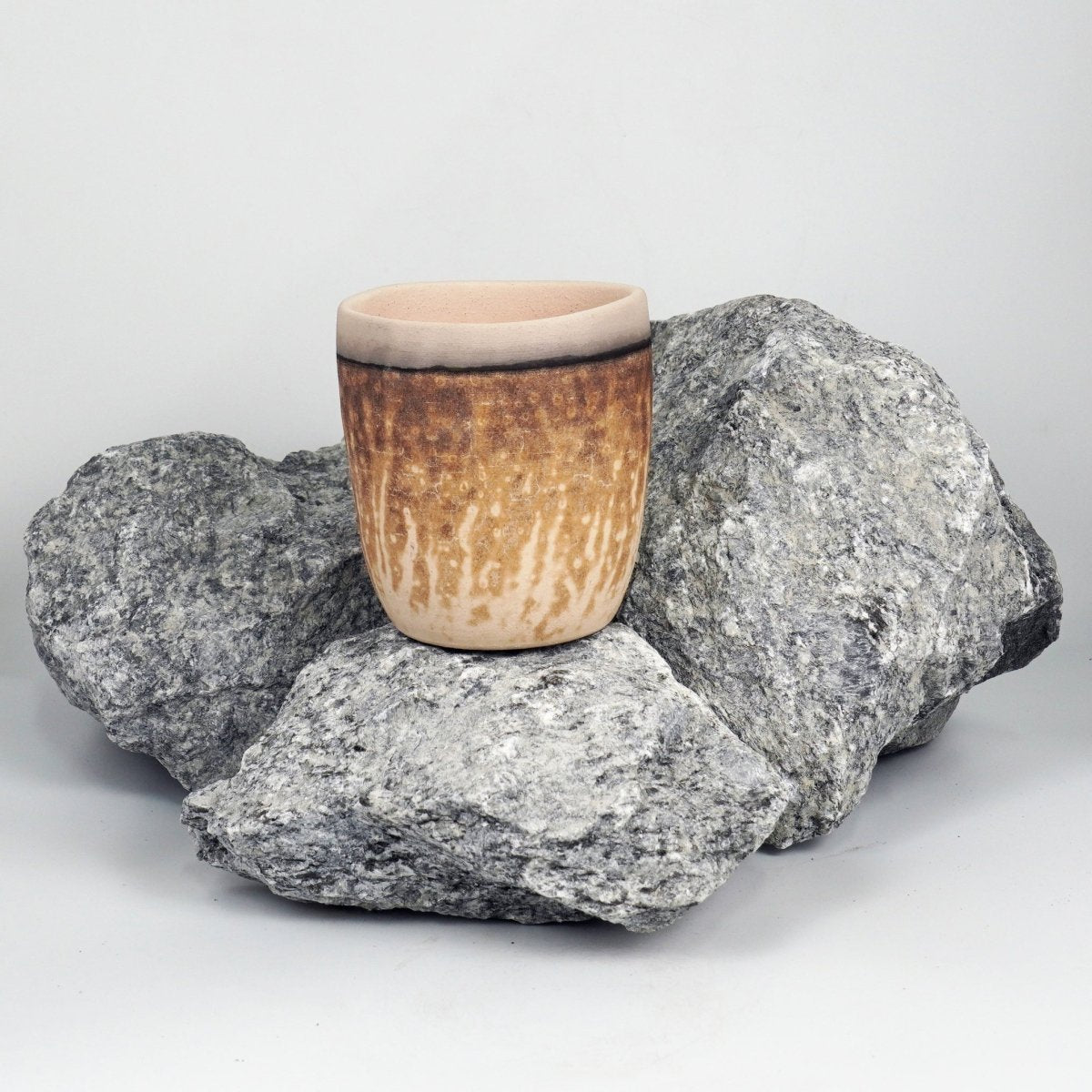 Shinsen Ceramic Raku Pottery Vase - RAAQUU