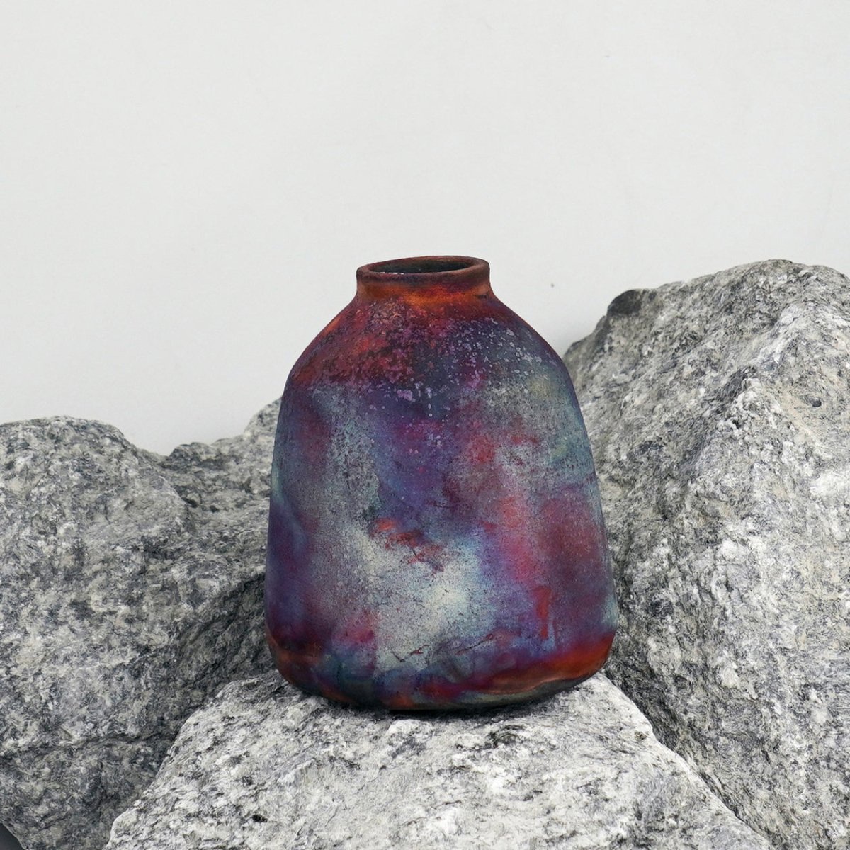 Suzu Ceramic Raku Pottery Vase - RAAQUU