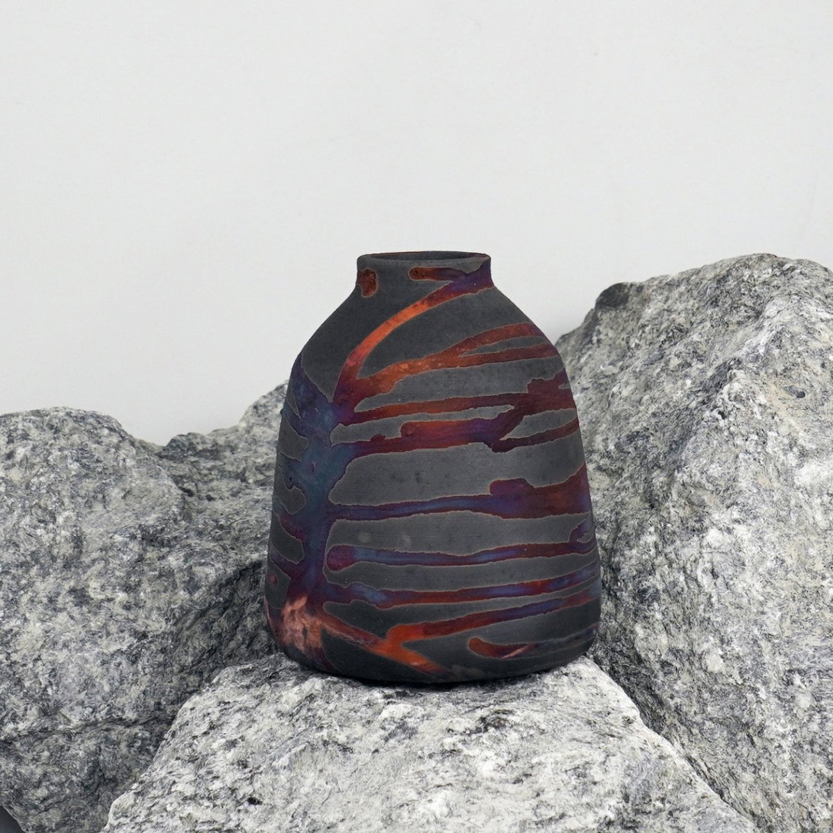 Suzu Ceramic Raku Pottery Vase - RAAQUU
