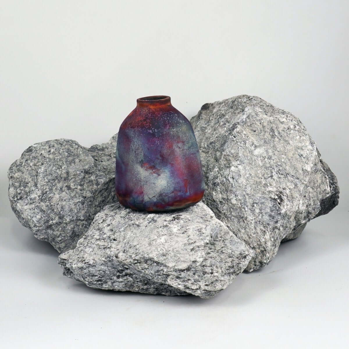 Suzu Ceramic Raku Pottery Vase - RAAQUU