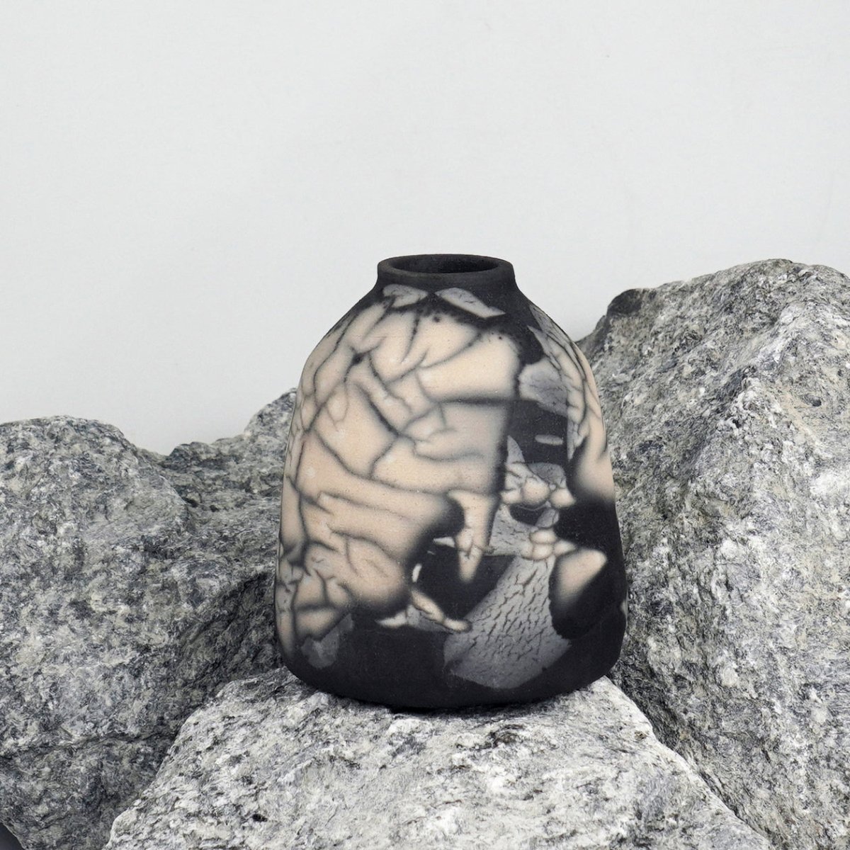 Suzu Ceramic Raku Pottery Vase - RAAQUU