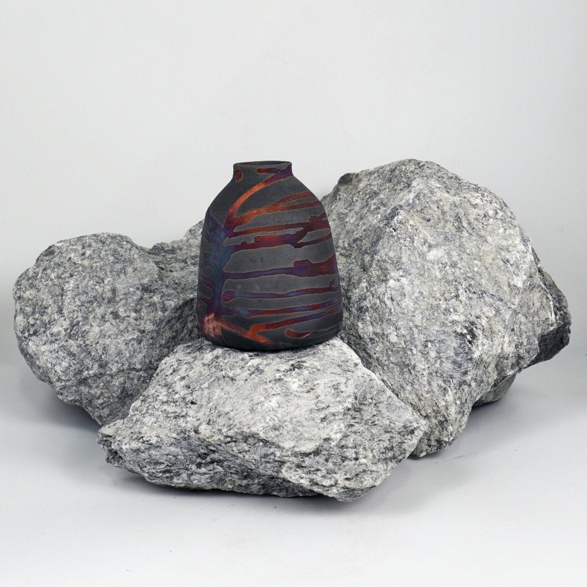 Suzu Ceramic Raku Pottery Vase - RAAQUU