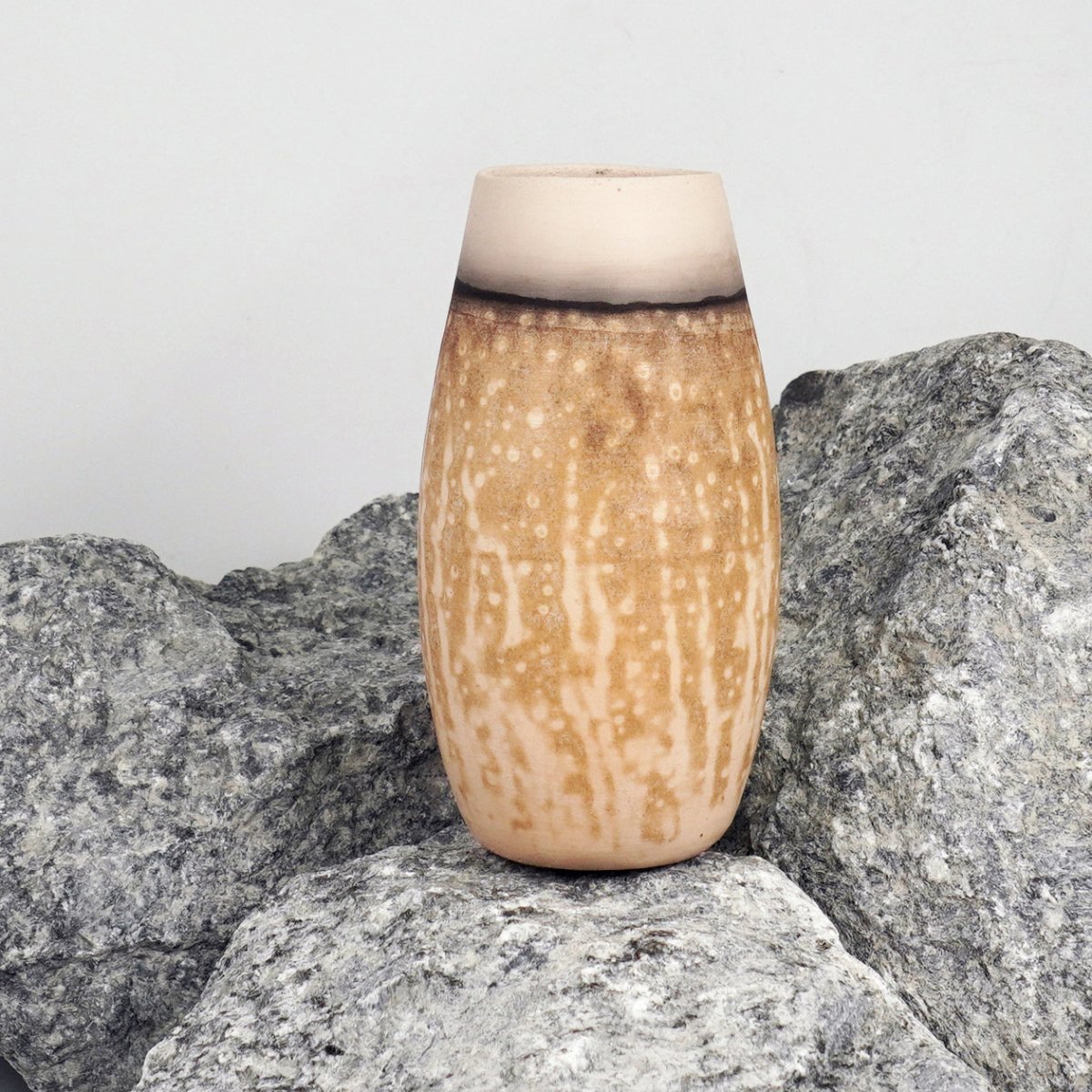 Tsuri Ceramic Raku Pottery Vase - RAAQUU