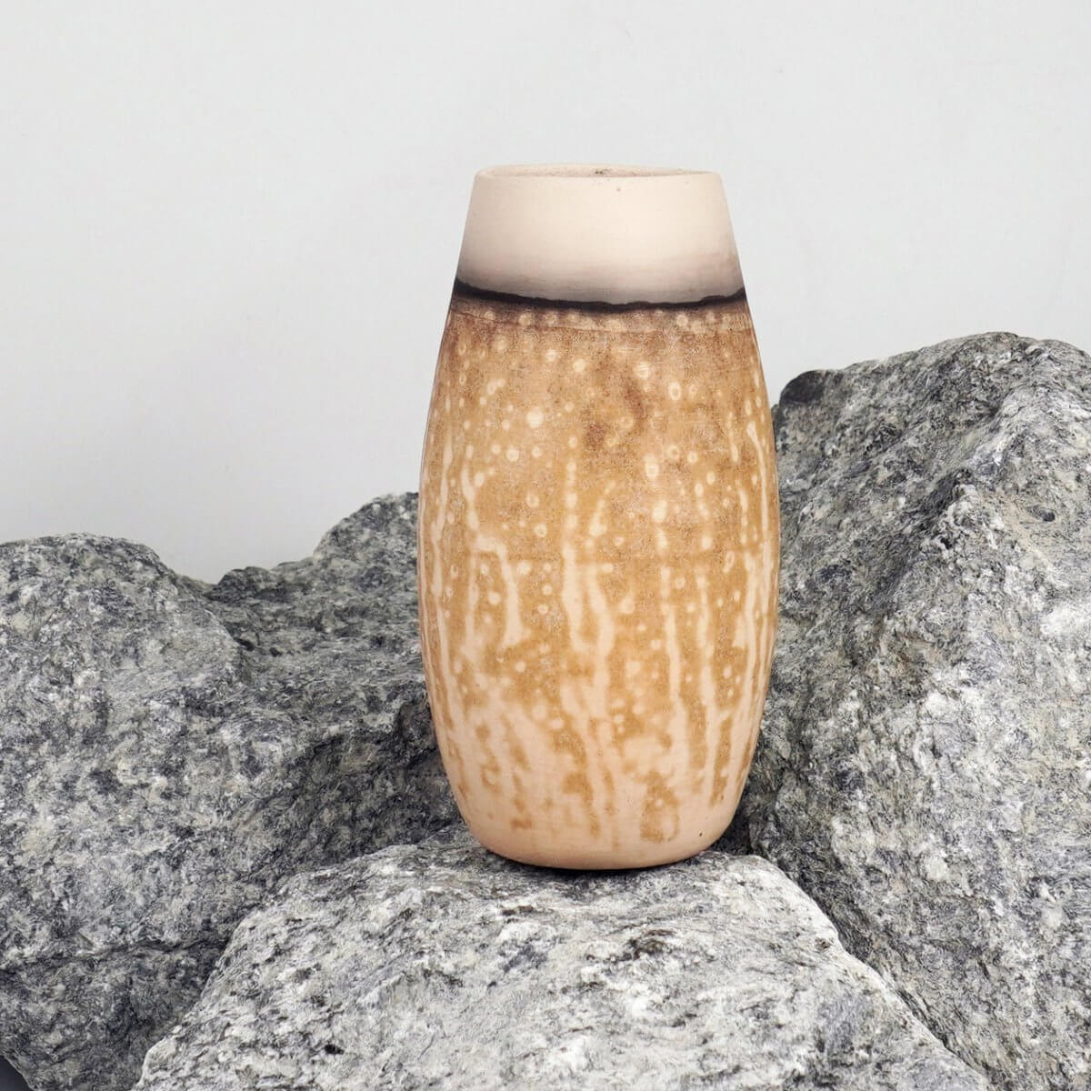 Tsuri Ceramic Raku Pottery Vase - RAAQUU