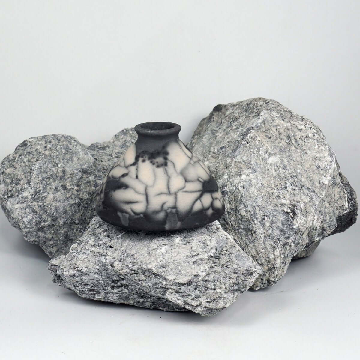 Yama Ceramic Raku Pottery Vase - RAAQUU