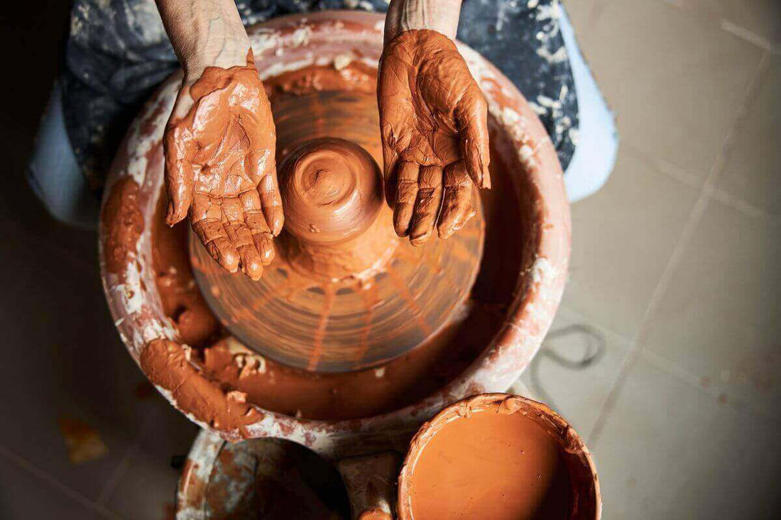 A Brief History of Raku Pottery - RAAQUU