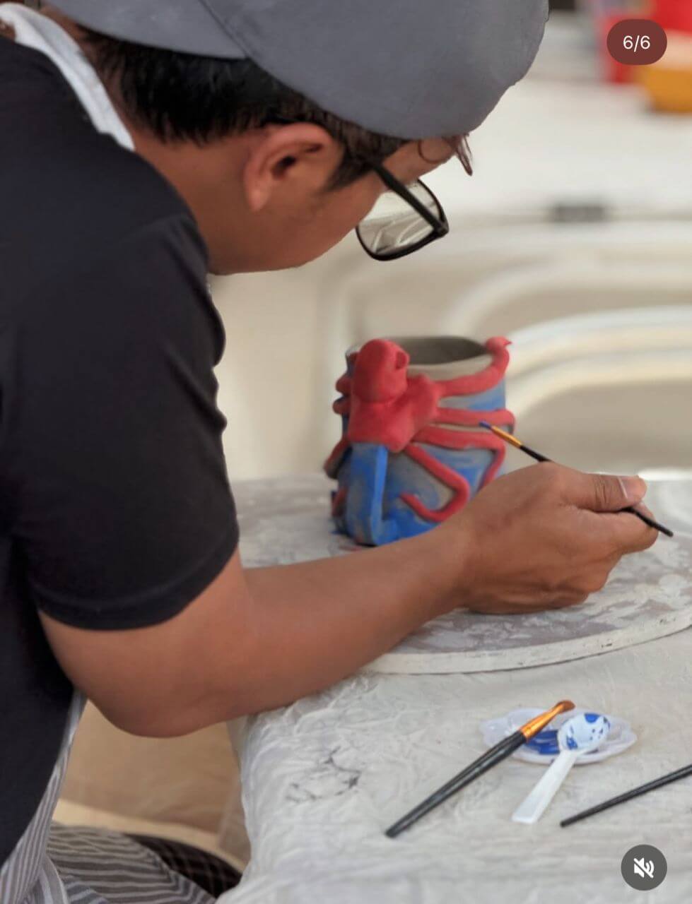 Pottery hand building class at RAAQUU