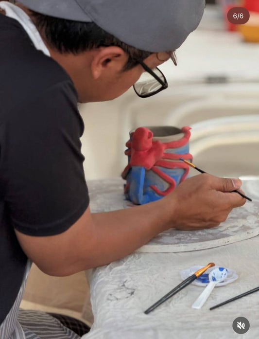 Pottery hand building class at RAAQUU