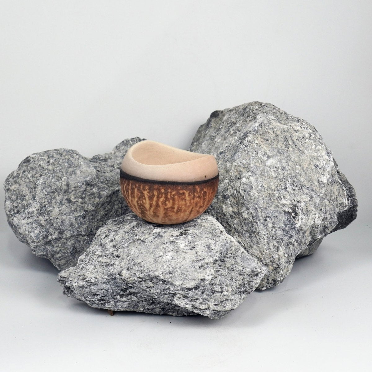 Hikari Ceramic Raku Pottery Vase - RAAQUU