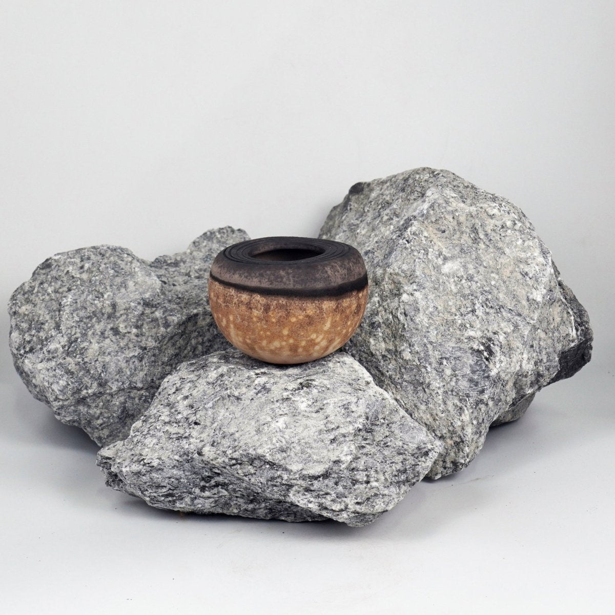 Nikko Ceramic Raku Pottery Vase - RAAQUU
