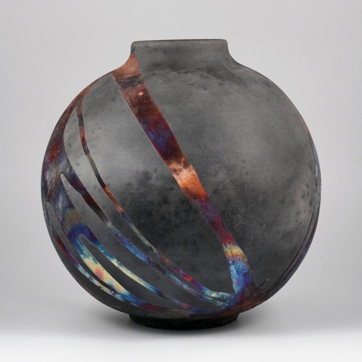 RAAQUU Large Globe Ceramic Vase Carbon Copper S/N0000765 11" Raku Pottery - RAAQUU