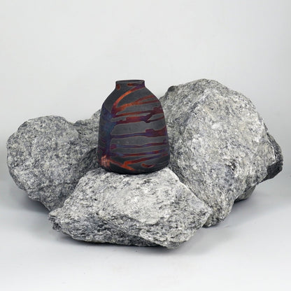 Suzu Ceramic Raku Pottery Vase - RAAQUU